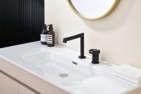 Смеситель  на борт раковины 2 отверстия от бренда Ganzer  GZ19114-C черный